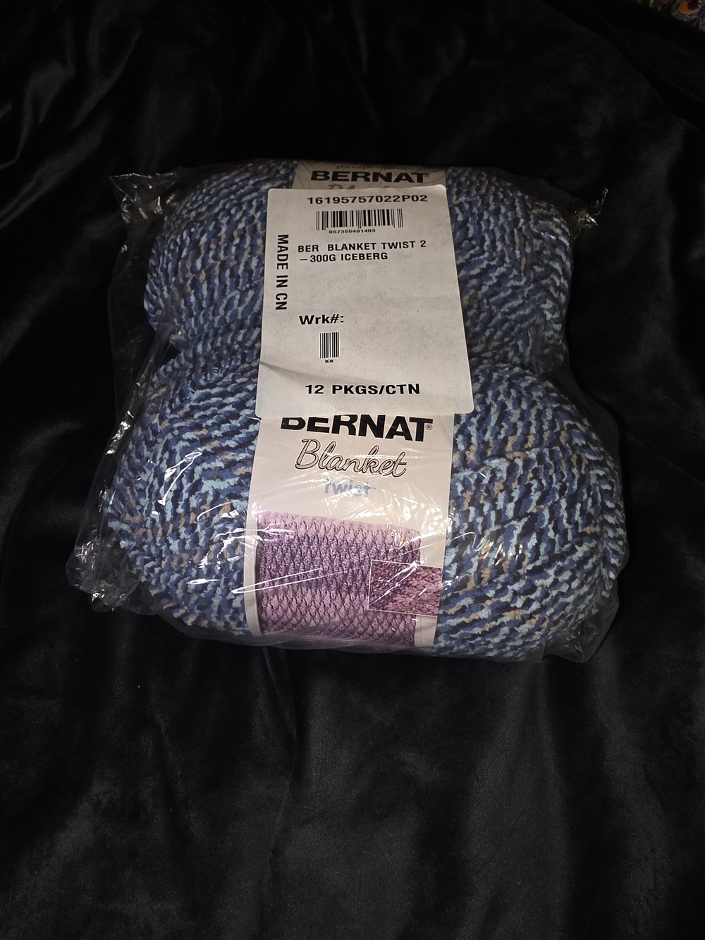 Bernat Blanket Twist Iceberg 57022 Discontinued Yarn 2 Pack Super Bulky 300g